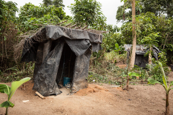 WCs retten Leben – Promis für FAIRMED in der Elfenbeinküste