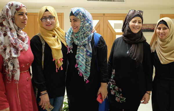 Junge Frauen in Palästina: Eine Schule öffnet neue Wege