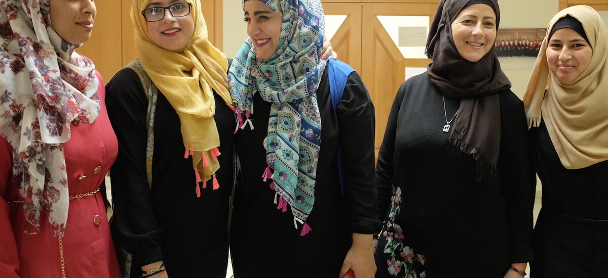 Junge Frauen in Palästina: Eine Schule öffnet neue Wege