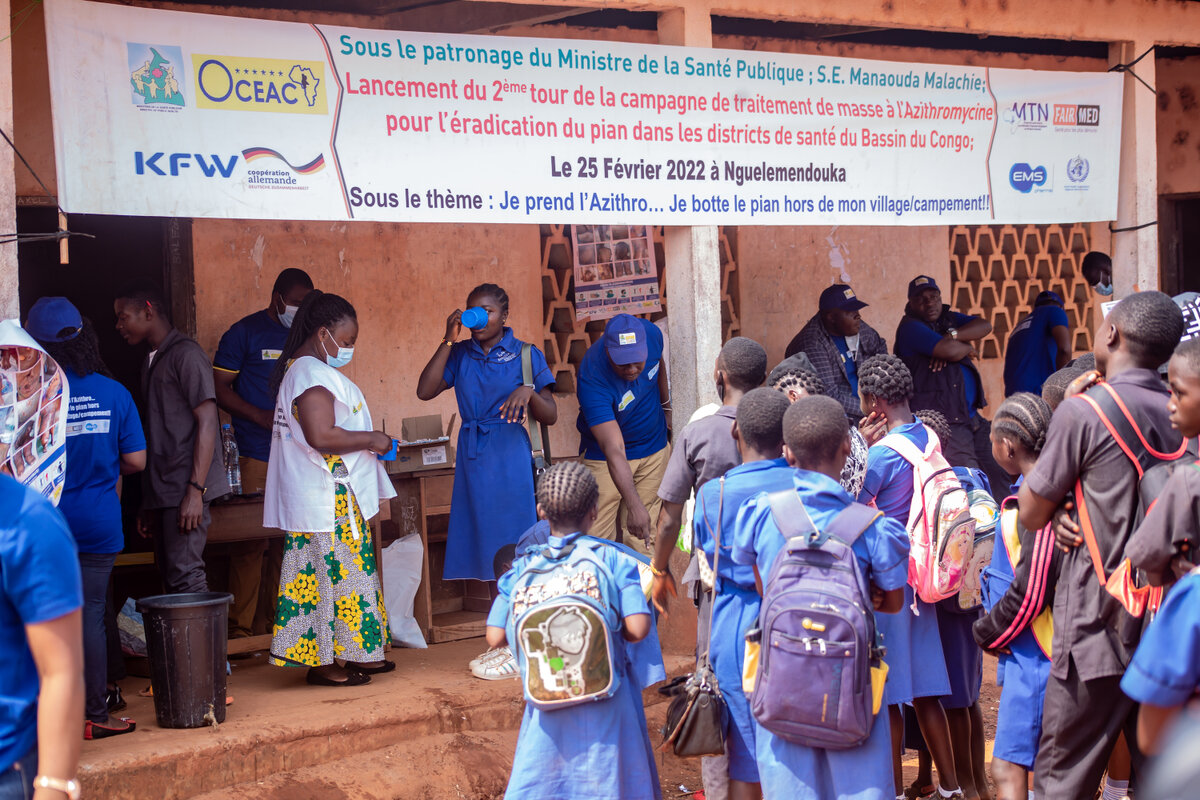 Organisation der Kampagne der Azithromycin Abgabe in Kamerun. Foto: © FAIRMED