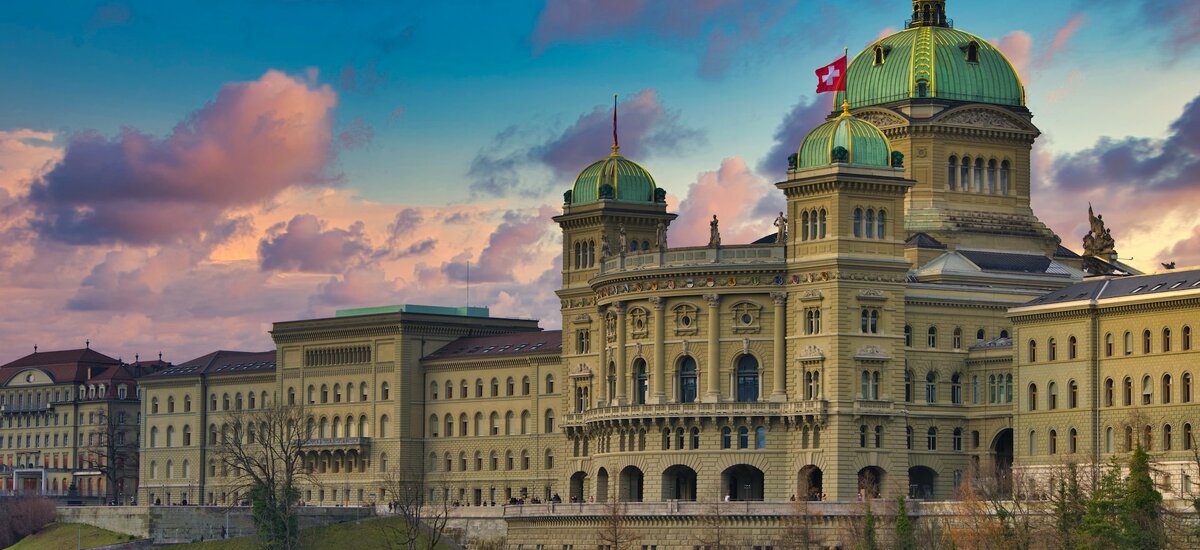 Das Schweizer Parlament geht einen mutigen Schritt