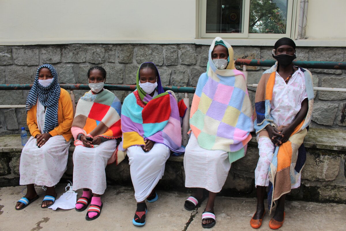 Fistel-Patientinnen im Rehabilitationszentrum während der Covid-Pandemie. Foto: © Hamlin Fistula Ethiopia