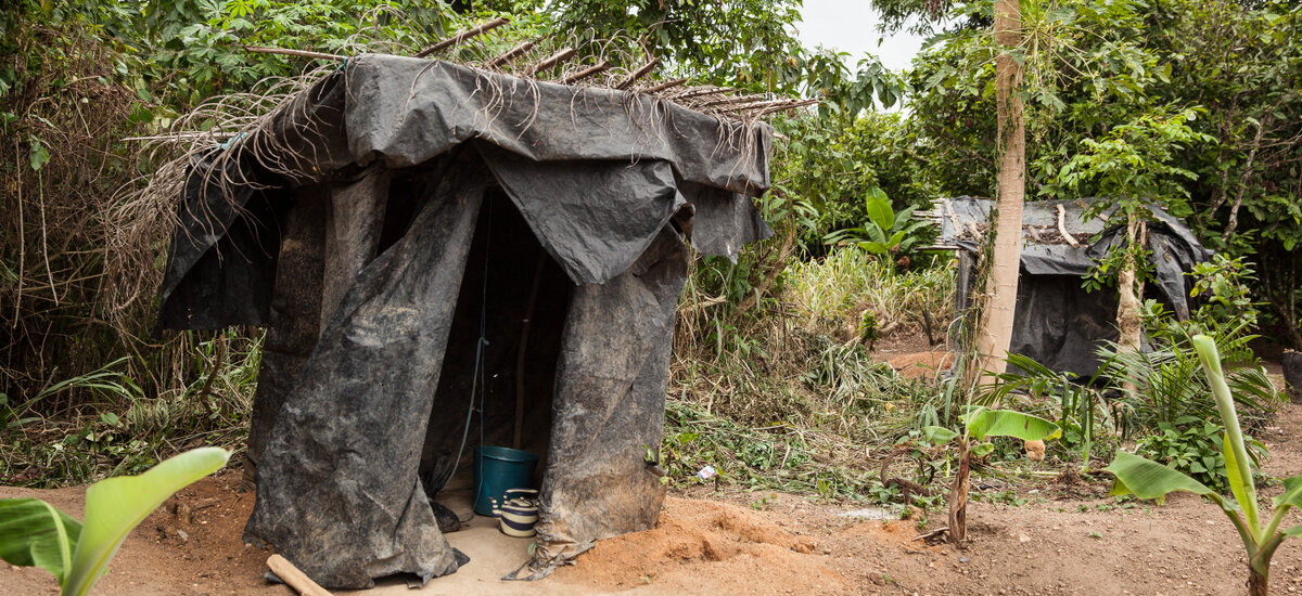 WCs retten Leben – Promis für FAIRMED in der Elfenbeinküste